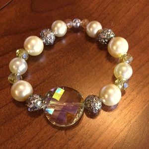 Stretchy beaded bracelet